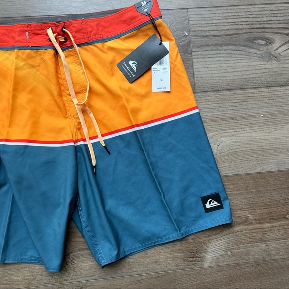 Mens Quicksilver Board Shorts Multi Color 19in Mid Length - Picture 2 of 7